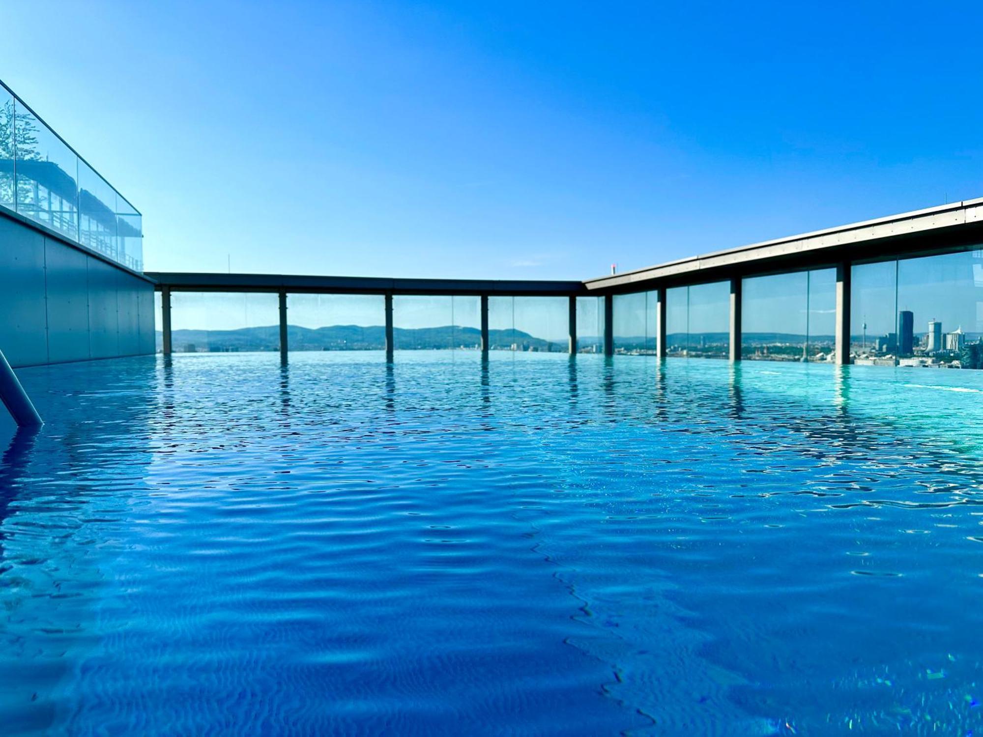 Luxury Penthouse I Rooftop Pool I Self Check-In Wien Exteriör bild
