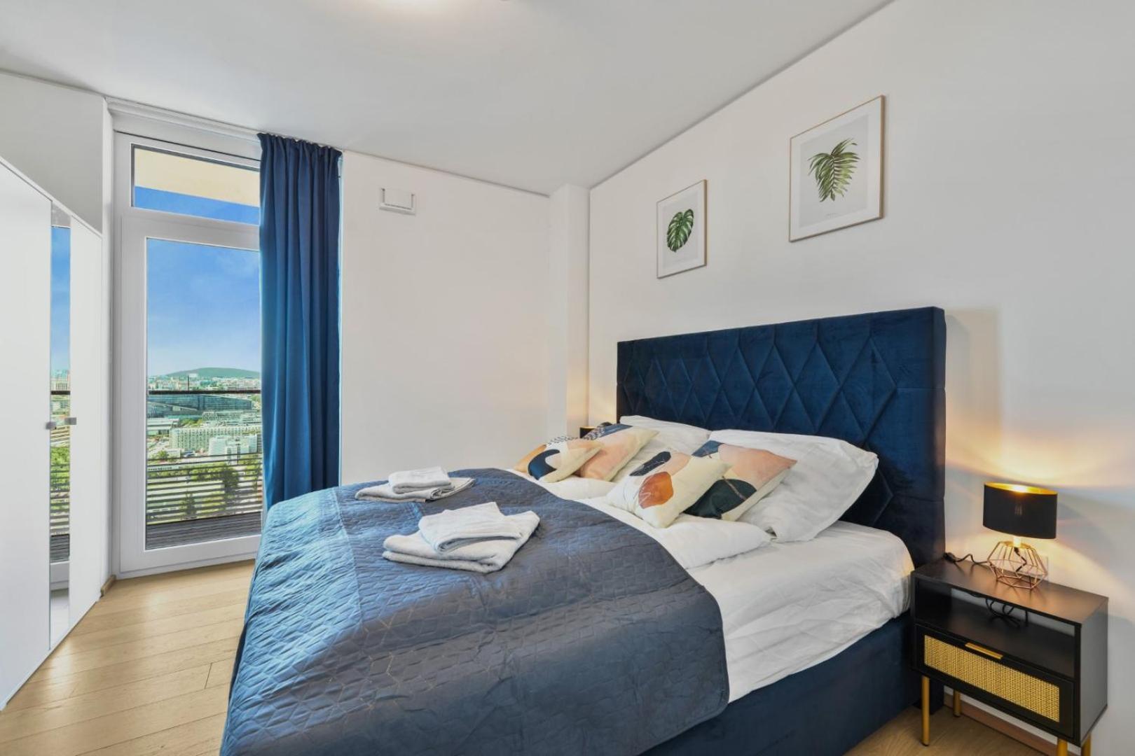 Luxury Penthouse I Rooftop Pool I Self Check-In Wien Exteriör bild