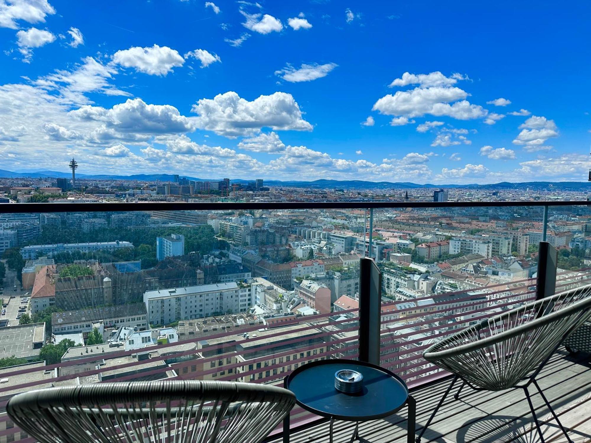 Luxury Penthouse I Rooftop Pool I Self Check-In Wien Exteriör bild